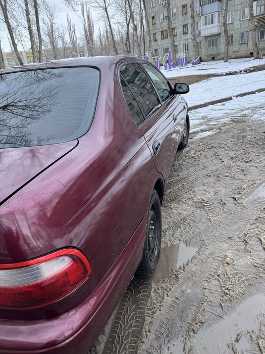 Продам машину Тойота Карина Е