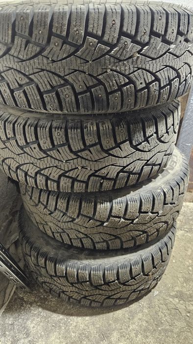 Зимнте шипованые centara R15 205/65