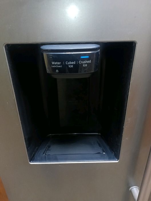 Samsung Side by Side хладилник  609 L