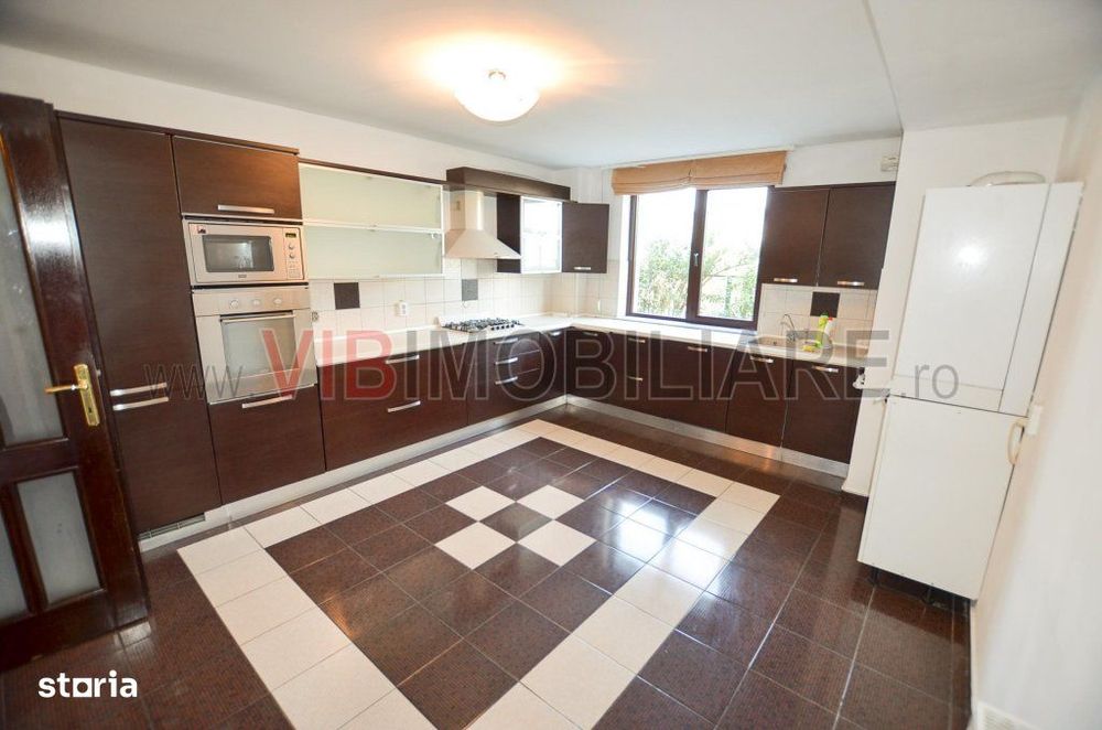 Vila P+1+M 7 camere - 310 mpc - PIPERA