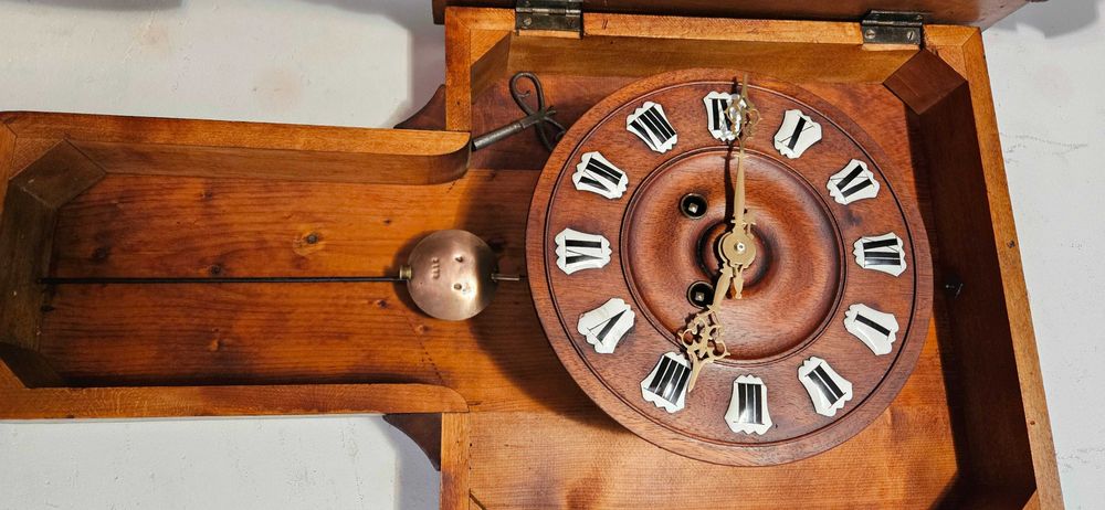 Ceas de perete francez cu barometru si termometru, anii 1900