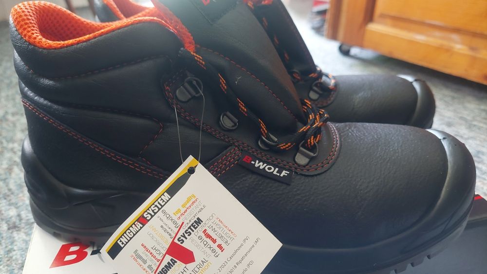 Работни обувки  ниски и високи!