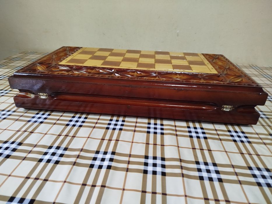 Шахматы нарды отличные подарок