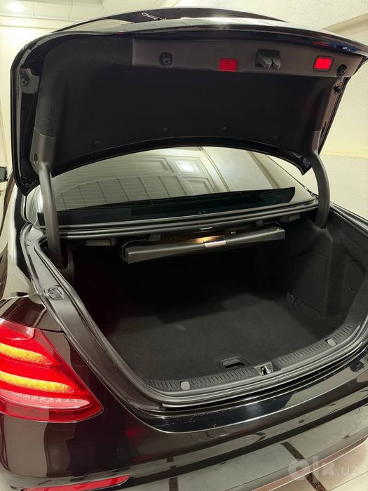 Mercedes Benz W213 E300