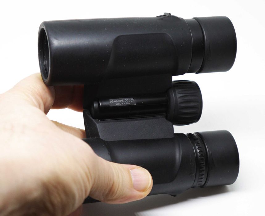 Компактен бинокъл Pentax 8x28 DCF MP