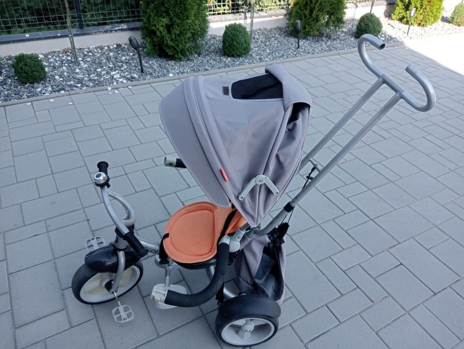 Vând tricicletă copii