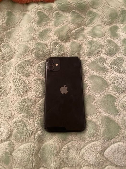 Продаю айфон 11 .