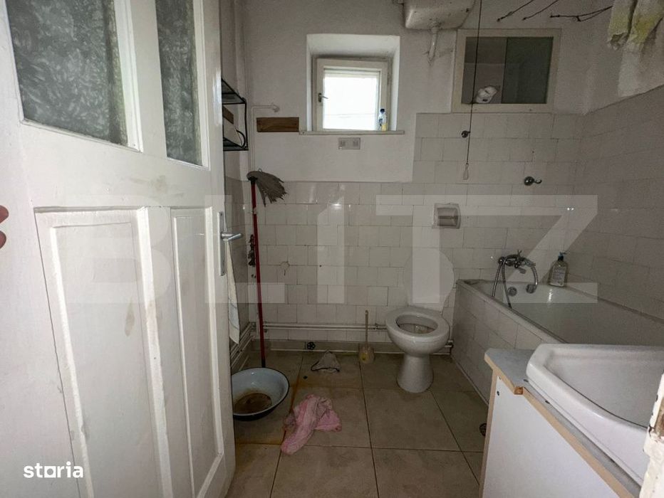 Oportunitate investitionala: Casa cu subsol, parter, etaj si mansarda,