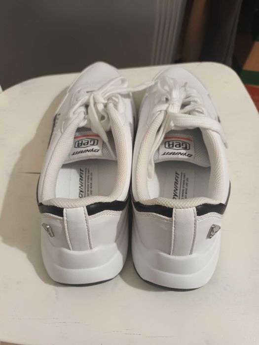 Обувь спортивная женская