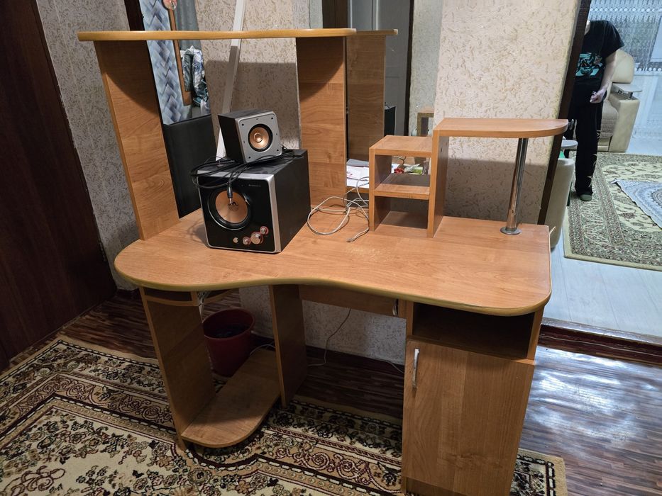 Компьютерный стол