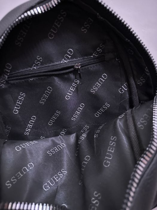 Дамска раница Guess