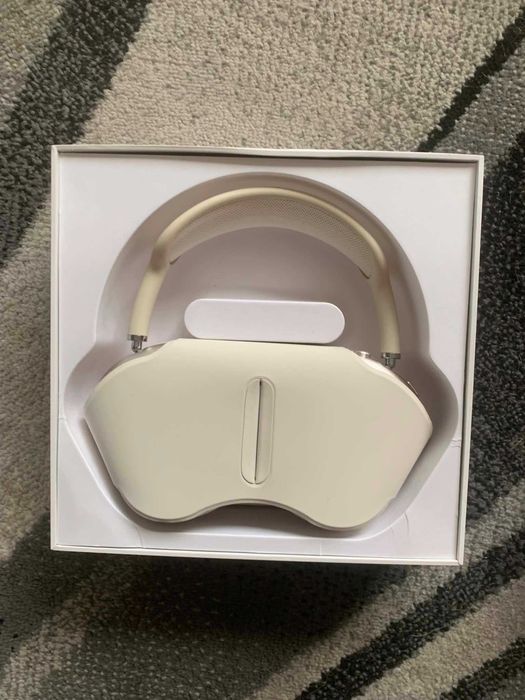 AirPods Max 1 серия Starlight с USB - C чисто нови!