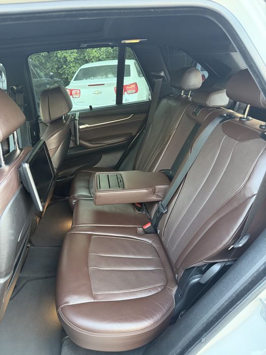 BMW X5 - 4.4 литра