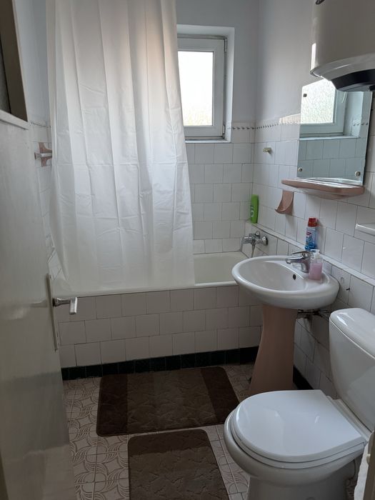 Inchiriez apartament 3 camere zona 1 Mai Facultatea de Medicina