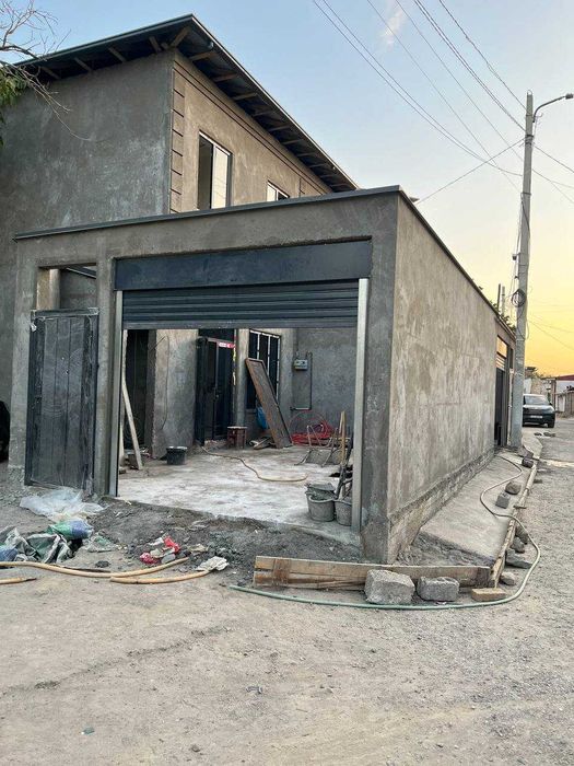 участка сотилади  чилонзор райони 2 сот 5 хона  2 кават 135000