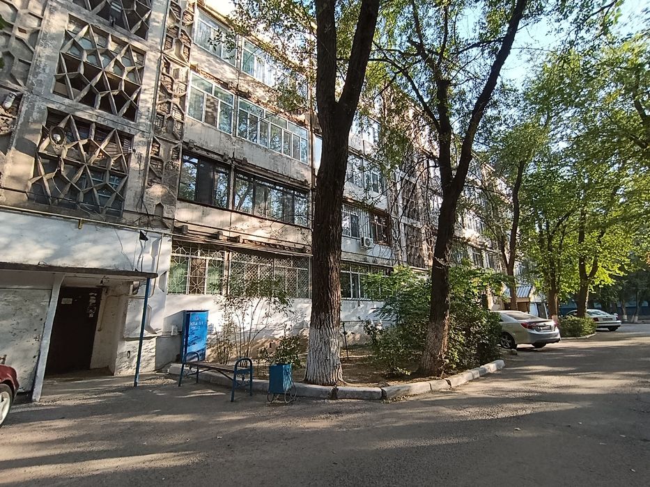 4комн кв, 4 эт , 7мкр,51 д, молоч кух