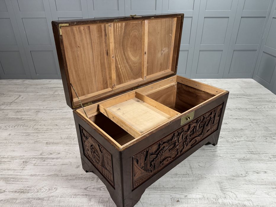 Сандък масив, дърворезба К068