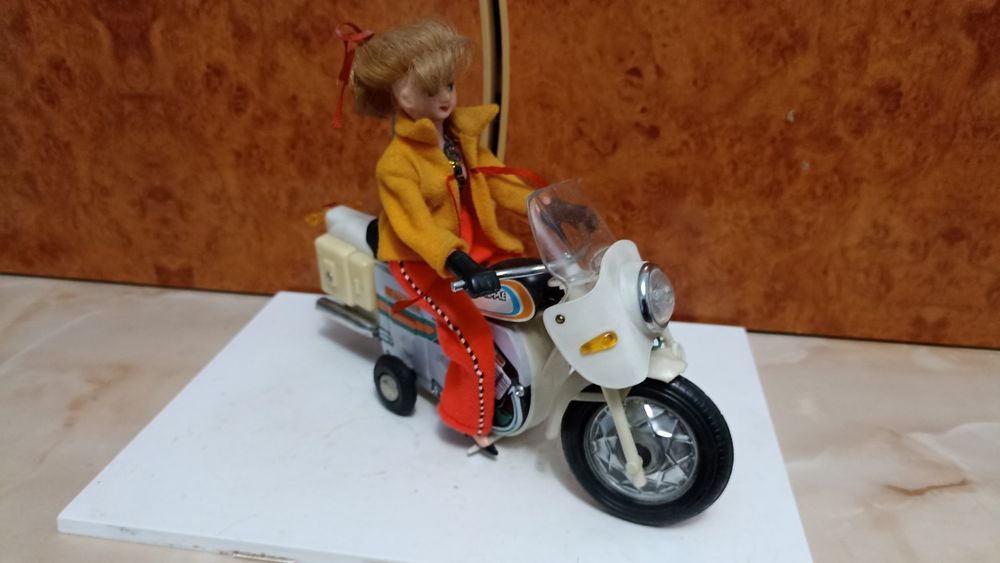 Vând jucărie veche chinezeasca