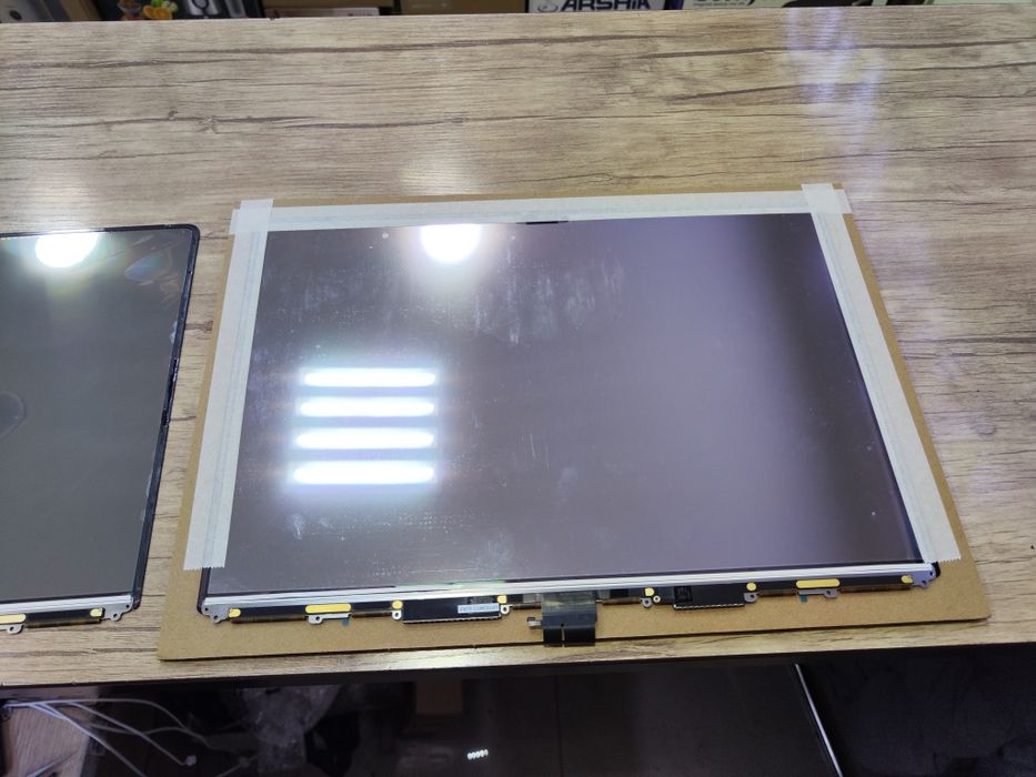 MacBook ekranlari barcha turdagi, buyurtma asosida olib kelib beramiz