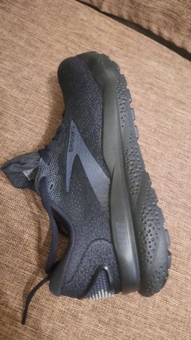 Кроссовки Brooks