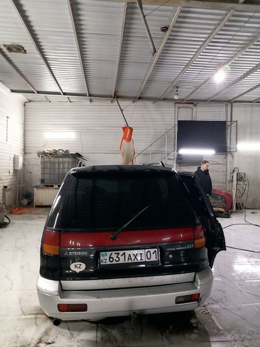 Митсубиши спейс руннер