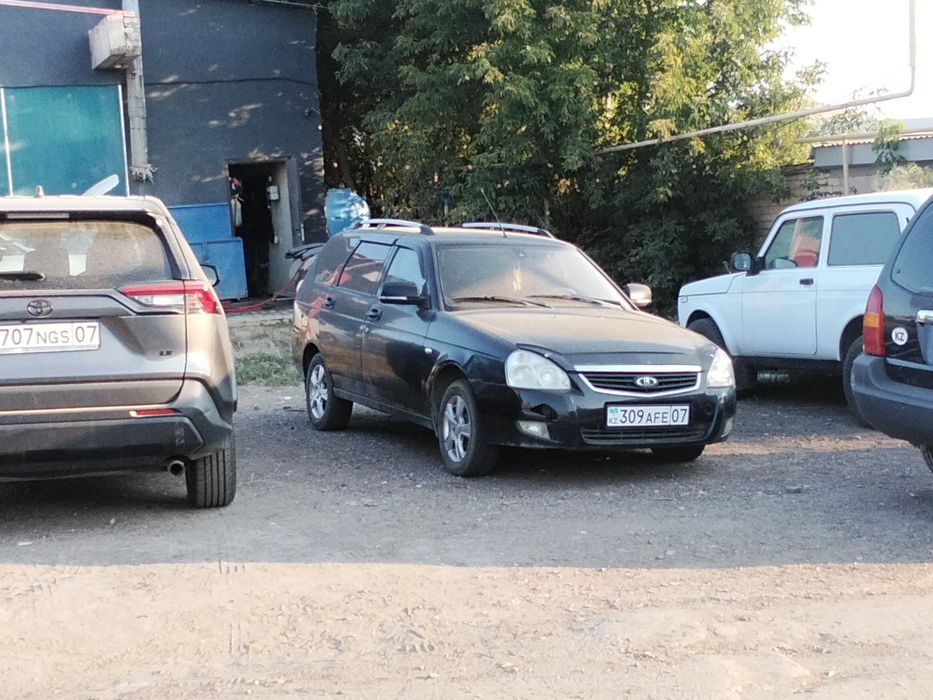Продам Приору универсал, бензин , 126 движок