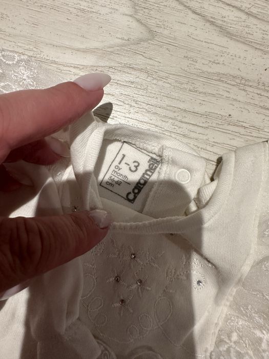 Нарядный костюм для младенца и платье.