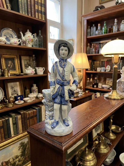 Статуэтка «Юный кавалер» (Кобальт и Золото)