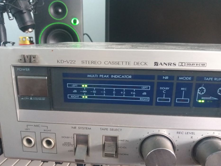 Deck  JVC kd v22