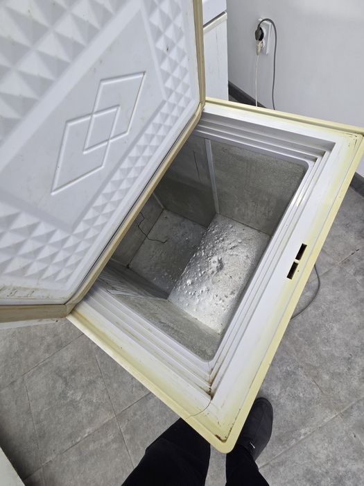 Продам морозильник