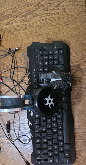 Vând set gaming nou