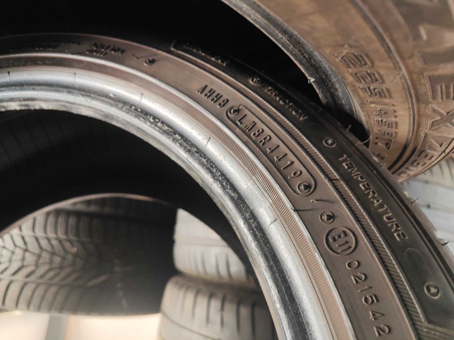 2бр. летни гуми 225/45/17 Falken