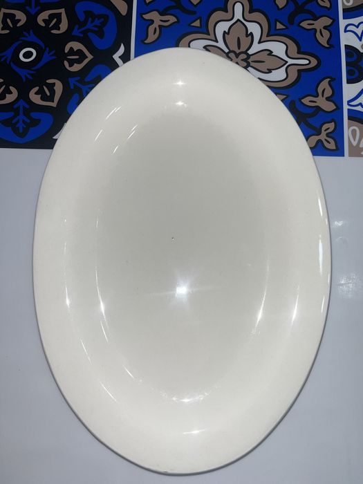 Продам тарелки и салатницы