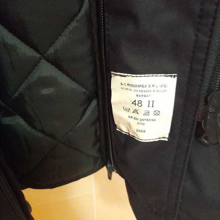 Scurta oras cu guler blana ISU noua