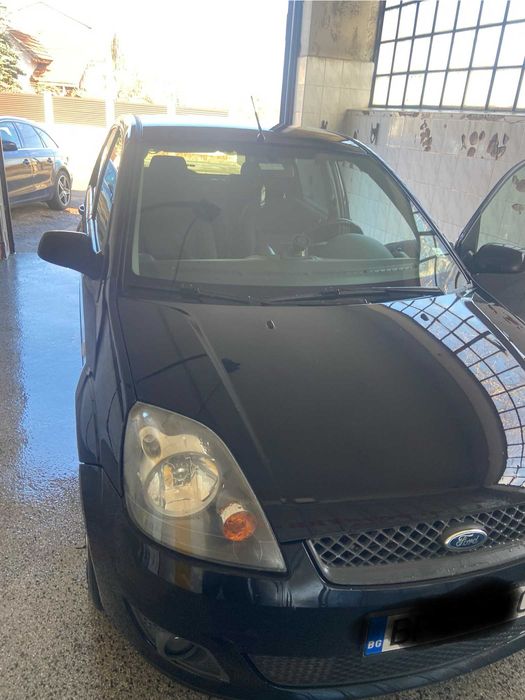 Продавам много запазен автомобил