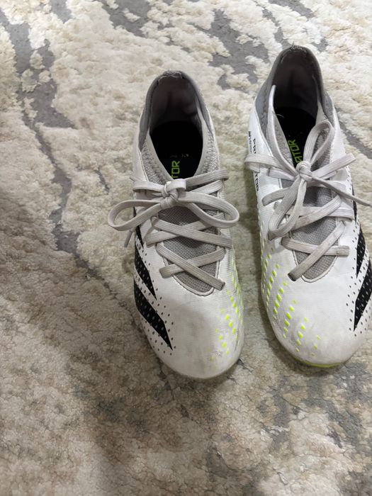 Футболни бутони Adidas