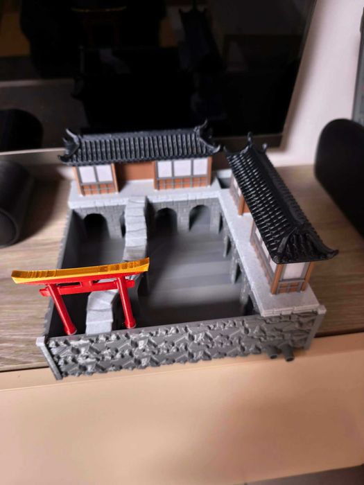 Ghiveci Zen - Templu Japonez cu Poarta Torii , Drenaj (21x21x14 cm)