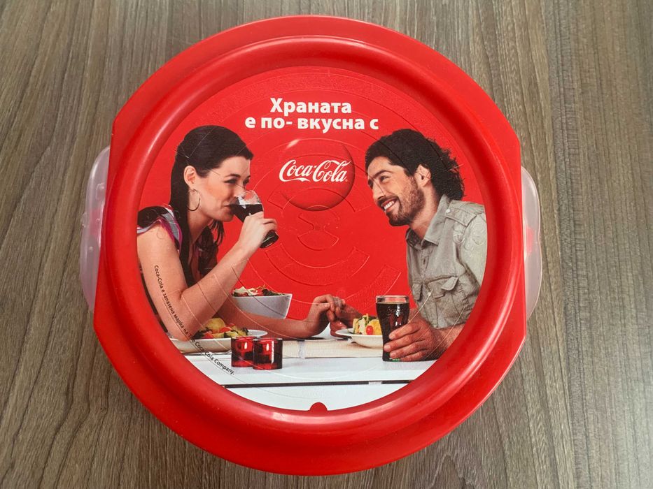 Плато за сервиране на мезета и кутия за храна Кока Кола 2 броя.