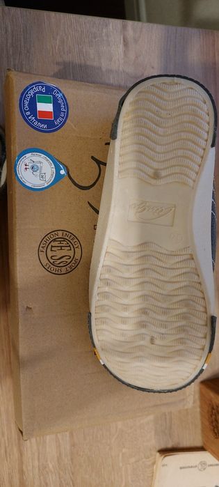 Продаю новые мокасины 32р.