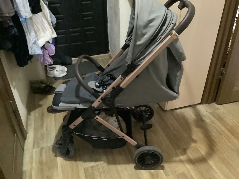 Срочно продаётся коляска прогулочная Kidilo 6530mini