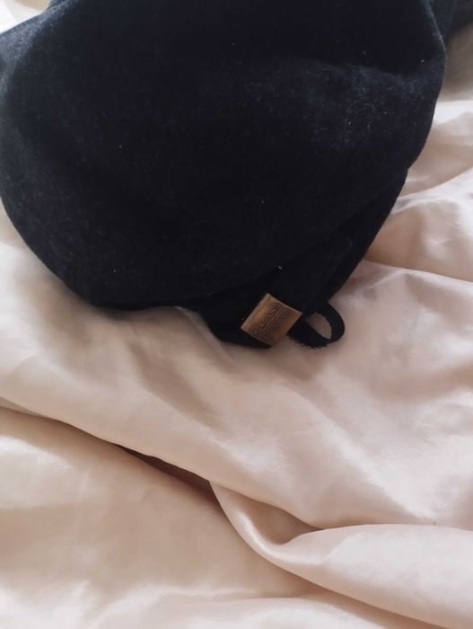 Кожена зимна шапка и  1 бр. Зимна