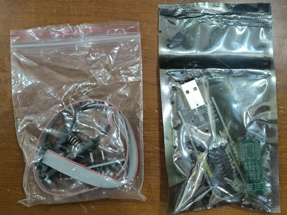 Программатор CH341B с прищепкой