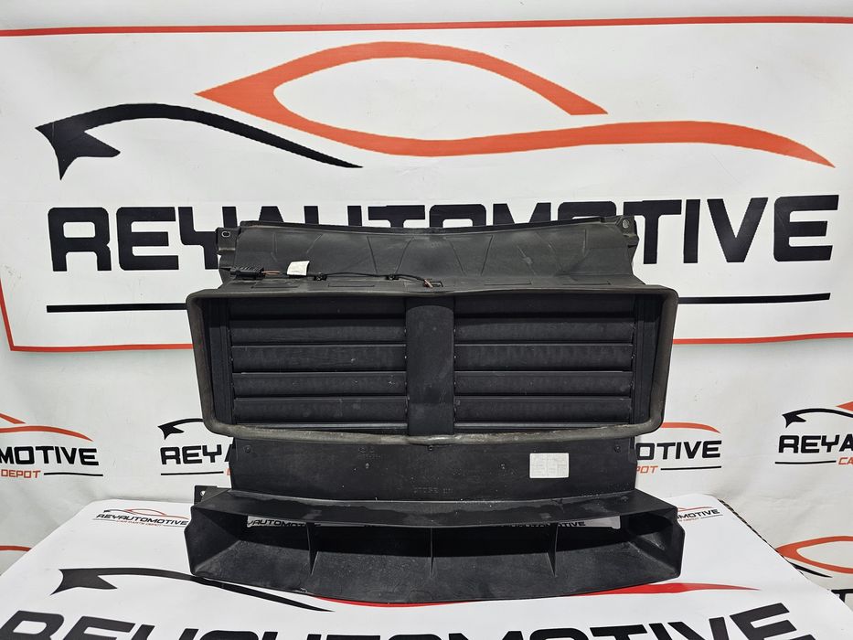 Grila activa hota trager Maserati Levante dupa 2016 cod 670149348