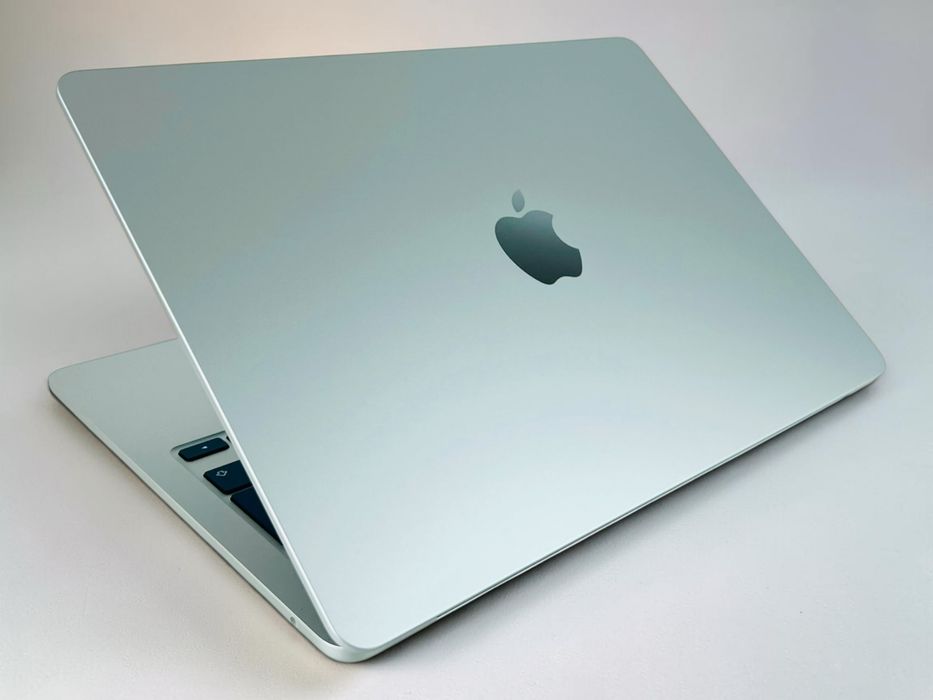КАТО НОВ! Apple MacBook Air 13 M2 8RAM 256GB Starlight 65 ЗАРЯДА! Гаранция!