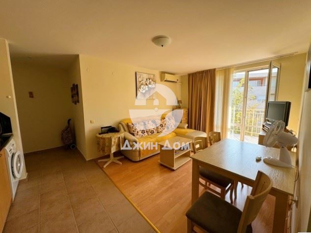 Продава се Двустаен апартамент в к.к. Слънчев бряг - 56 кв.м за 1159 €/кв.м - Снимка #1