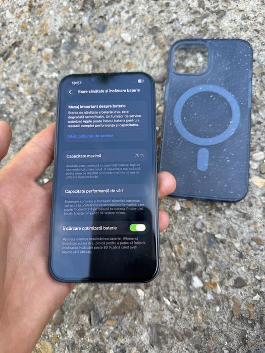 Vand iPhone 14 negru 128 GB in stare perfecta