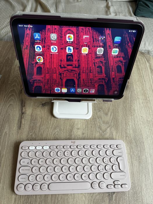 iPad 10 (256GB) Wi-Fi Silver + Apple Pencil 1 + Адаптер + Клавиатура Logitech K380s