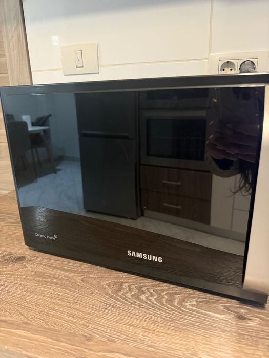 Cuptor microunde SAMSUNG 23l 800W