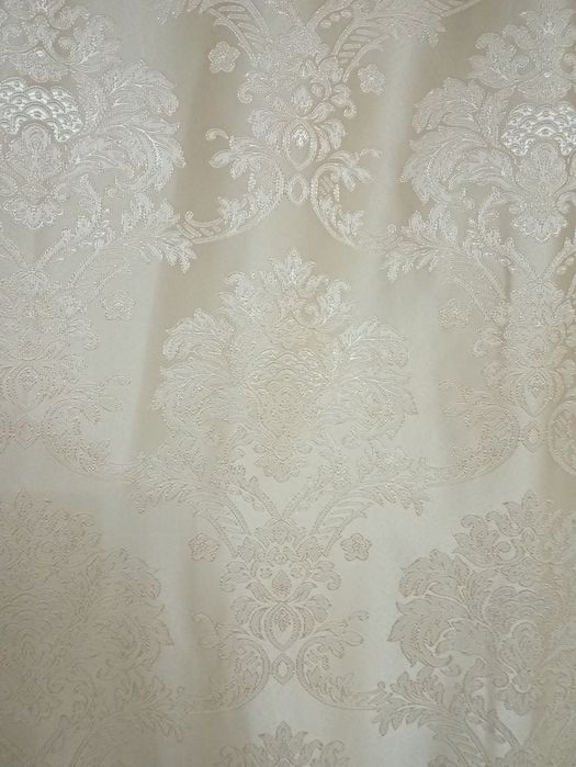 Шторы торга нет .