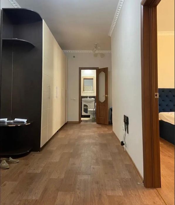 Большая 2-комнатная 84 м²